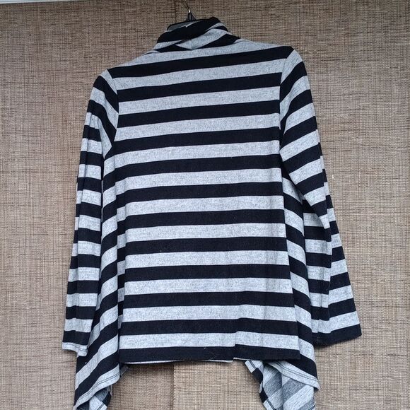 Bobeau Black and Gray Striped Open Cardigan - Picture 4 of 4